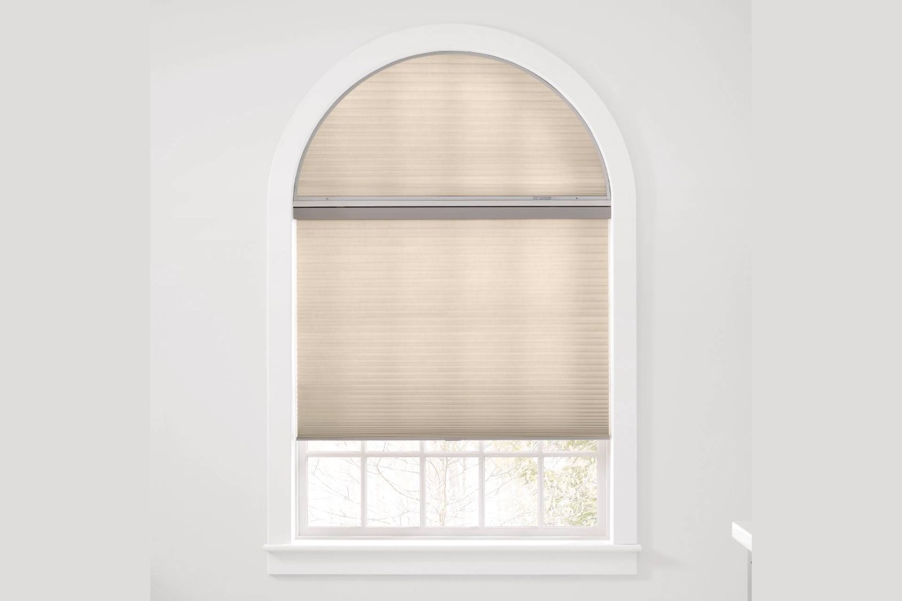 Hunter Douglas Duette® Cellular Shades on an arched window near Kailua-Kona, Hawaii (HI) 